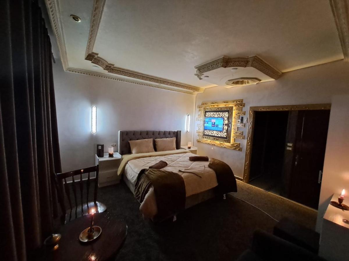Hadrian'S Arch Hotel จีราช ภายนอก รูปภาพ