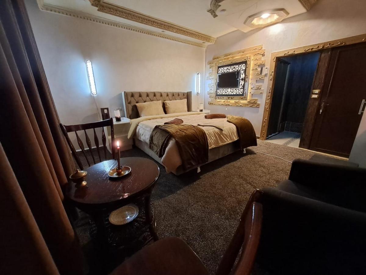 Hadrian'S Arch Hotel จีราช ภายนอก รูปภาพ