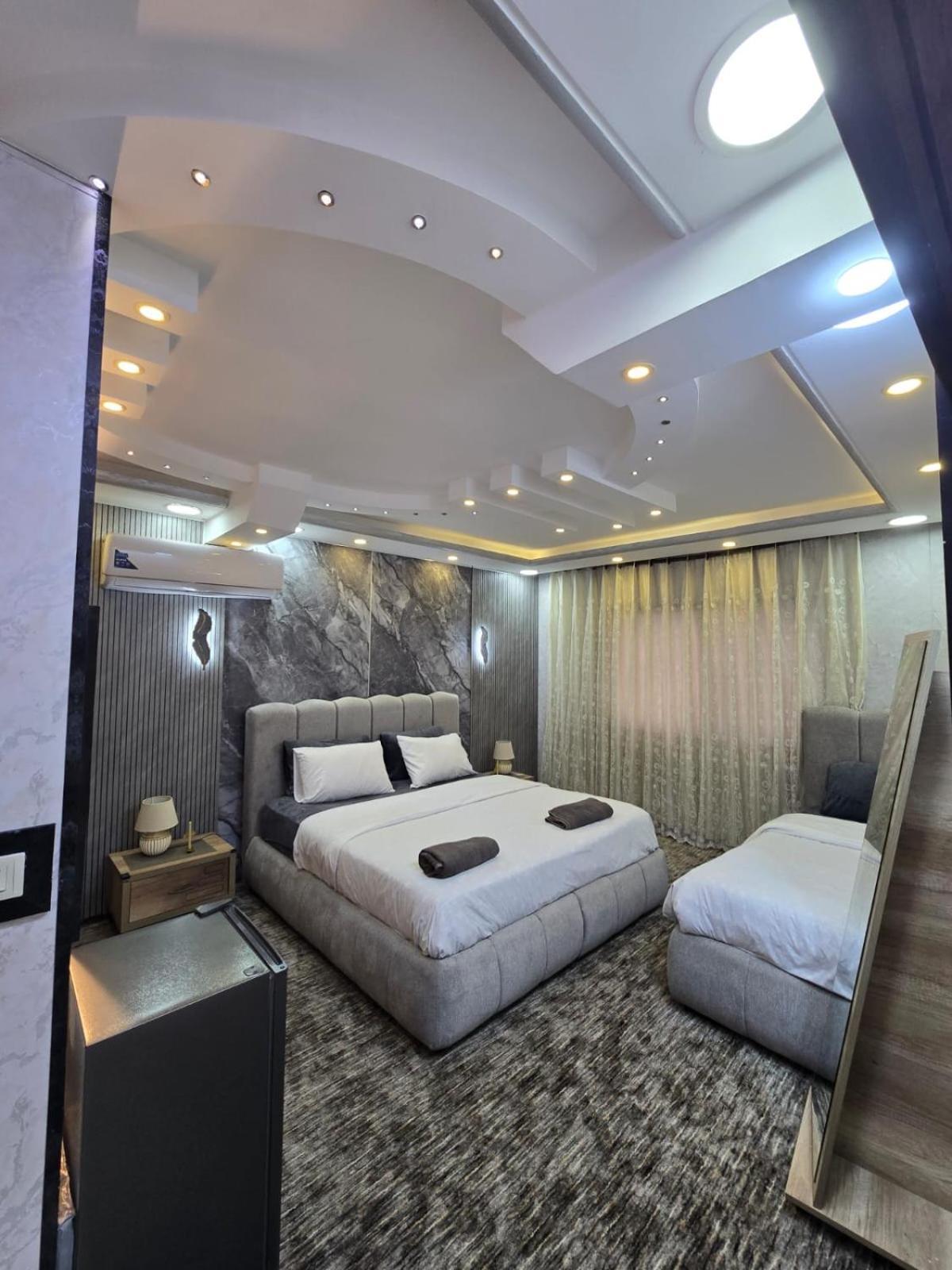 Hadrian'S Arch Hotel จีราช ภายนอก รูปภาพ